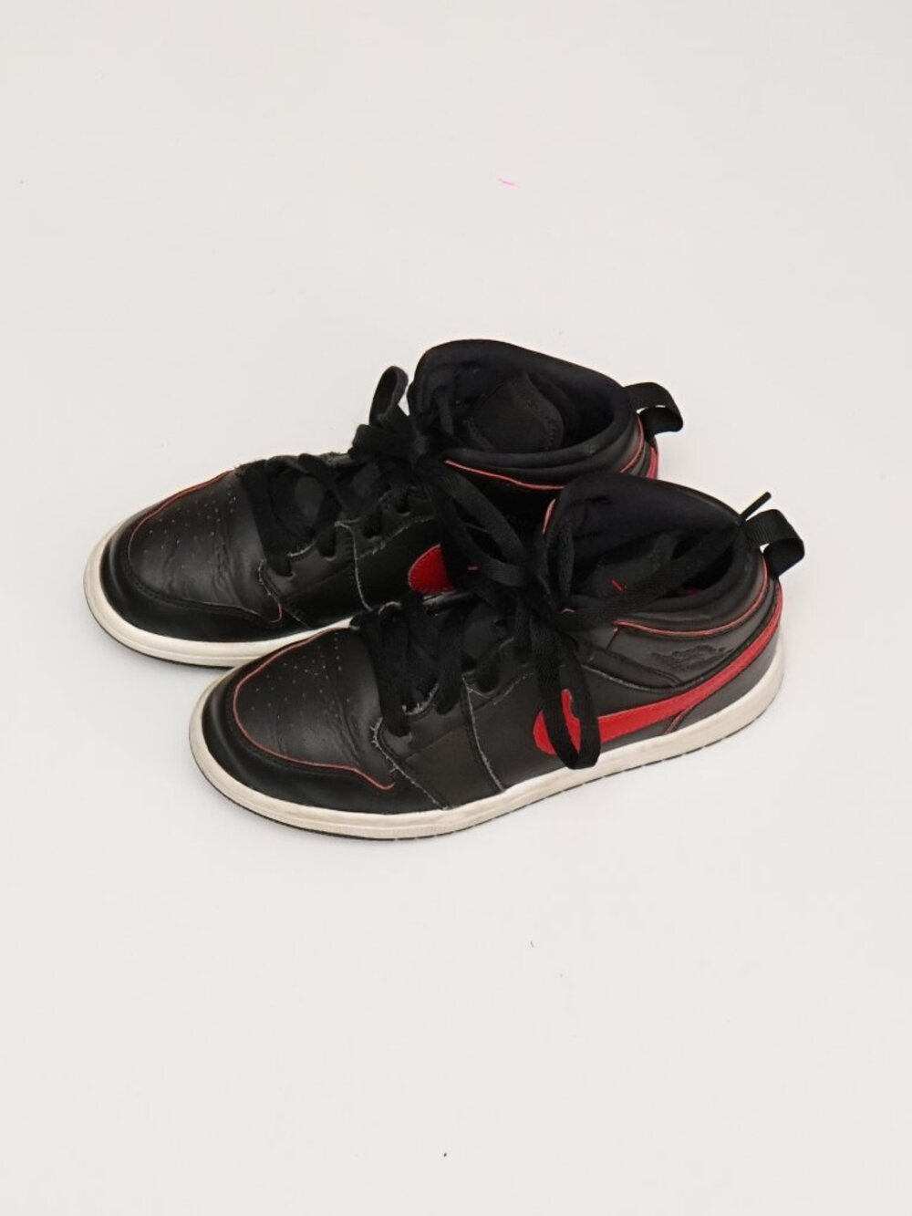Nike Air Jordan 1 Mid BG Size 2Y Black Red White